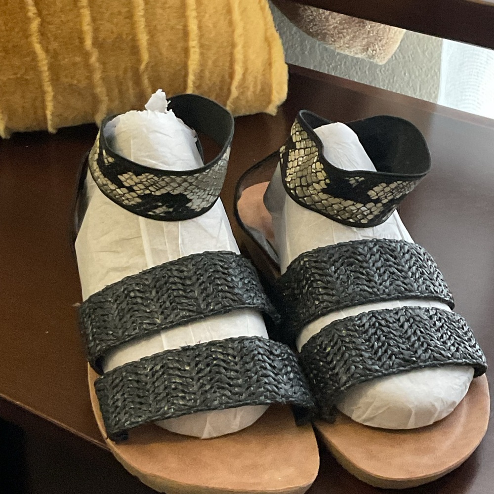 Black and Grey Women's Sandals